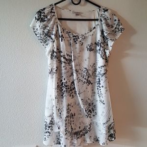 ROZ & ALI Women's top Sz L Printed Tunic
